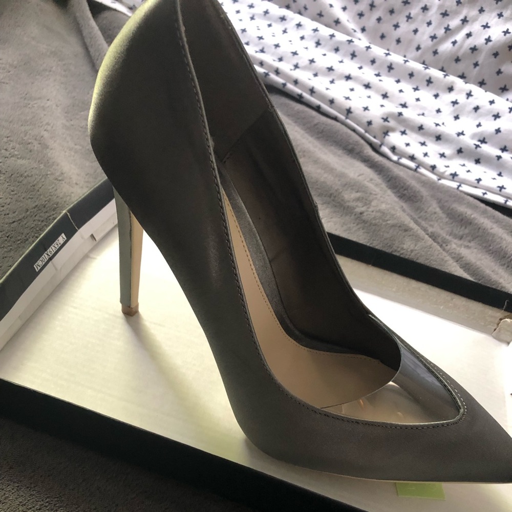 Grey Pumps